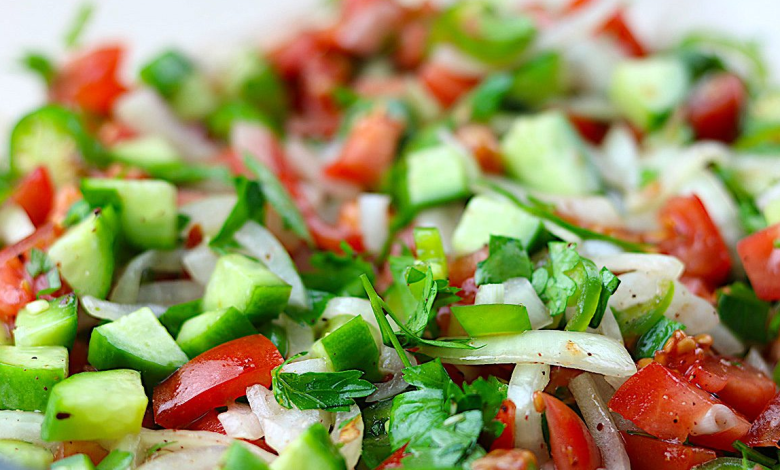 Diyet Yaparken Yenilebilir Salata Tarifleri